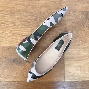 VALENTINO GARAVANI Nappa Canvas Camouflage Rockstud Pointed-Toe Flats, 39